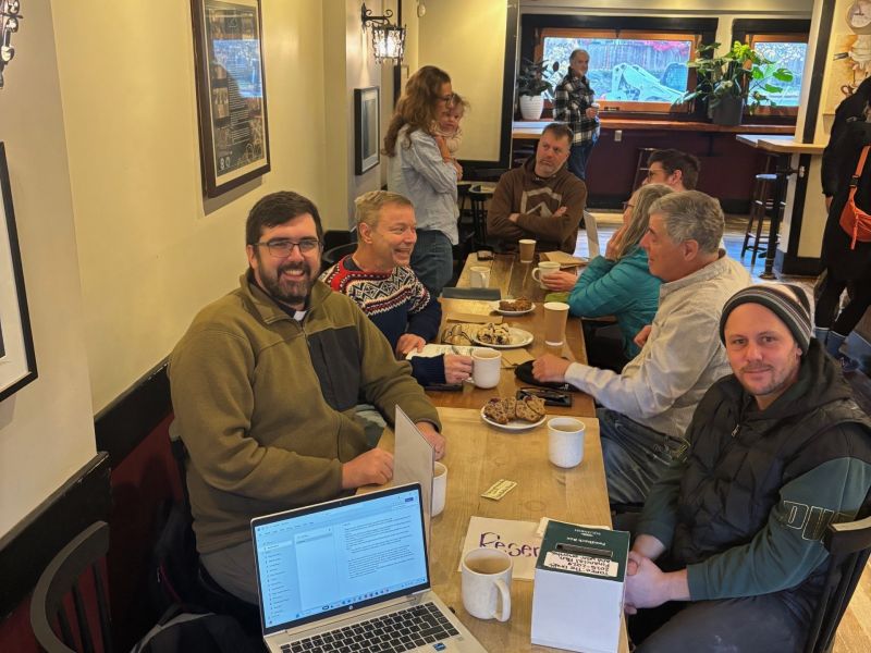 Members of the public chat with council over coffee at the Bean in Brackendale.