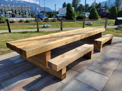 Picnic table